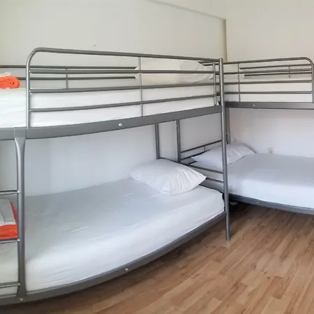 Avocado Hostel *